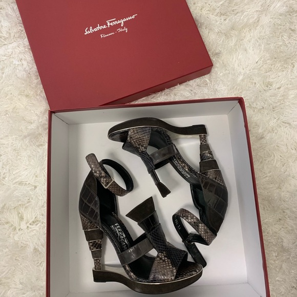 Salvatore Ferragamo Lexus Size 39 Black Leather, Python  Ferragamo Grey python Lexus Sandel platforms